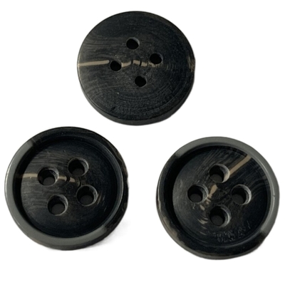 Outerwear παλτών 15mm τέσσερα κουμπιά κέρατων Faux τρυπών με το πλαίσιο