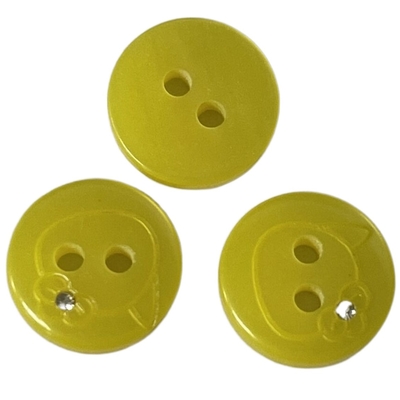 Κίτρινο χρώμα Diy κουμπιών 18L κρυστάλλου Faux πουκάμισων ρητίνης για το ράψιμο του πουκάμισου